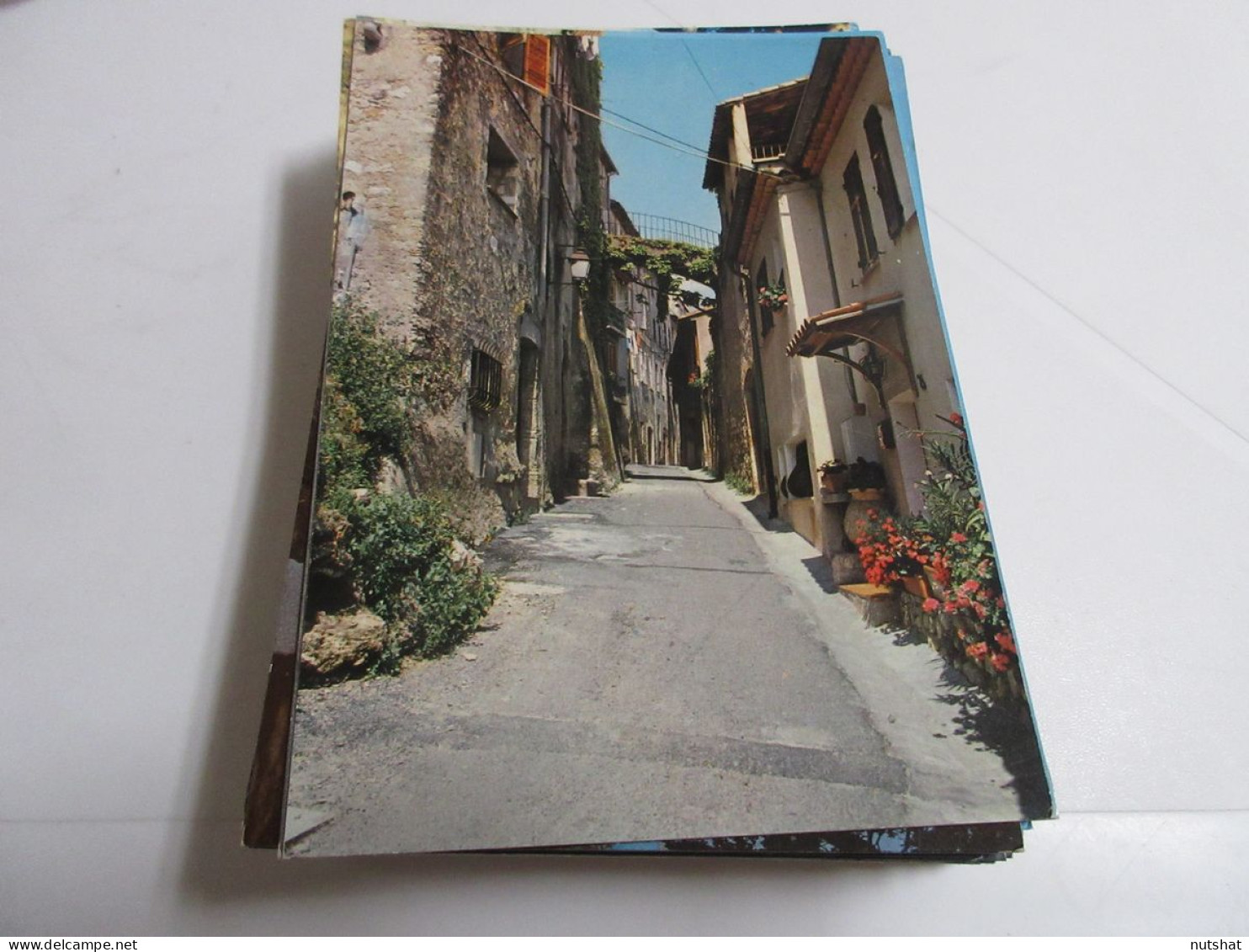 CP CARTE POSTALE ALPES MARITIMES BIOT Une VIEILLE RUE PITTORESQUE - Vierge - Biot