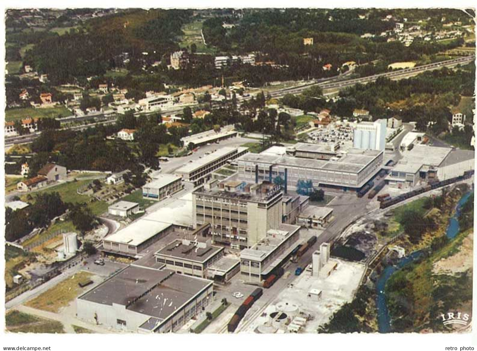 Cpsm Usine Nestlé à Saint-Menet Marseille - Fabrication Des Chcoclats .. - Non Classés