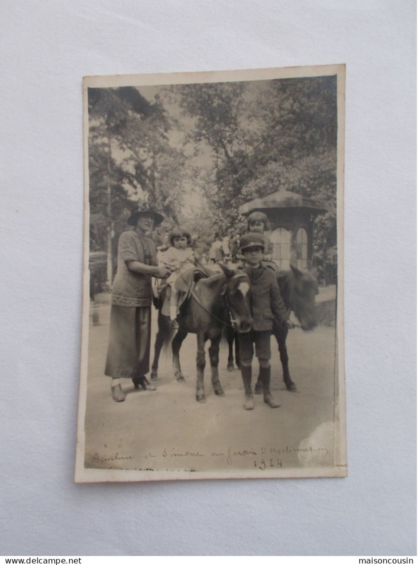 CARTE POSTALE CPA PHOTO PARIS JARDIN D ACCLIMATATION GROUPE ENFANT PETIT CHEVAL PROMENADE KIOSQUE 1924 - Parks, Gardens