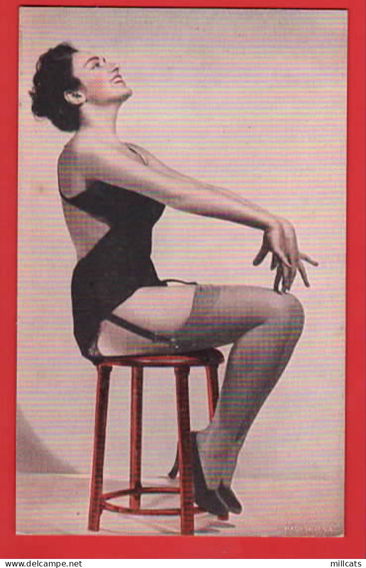 MUTOSCOPE FEMALE  BLACK UNDERWEAR AND STOCKINGS    SITTTING ON STOOL - Pin-Ups