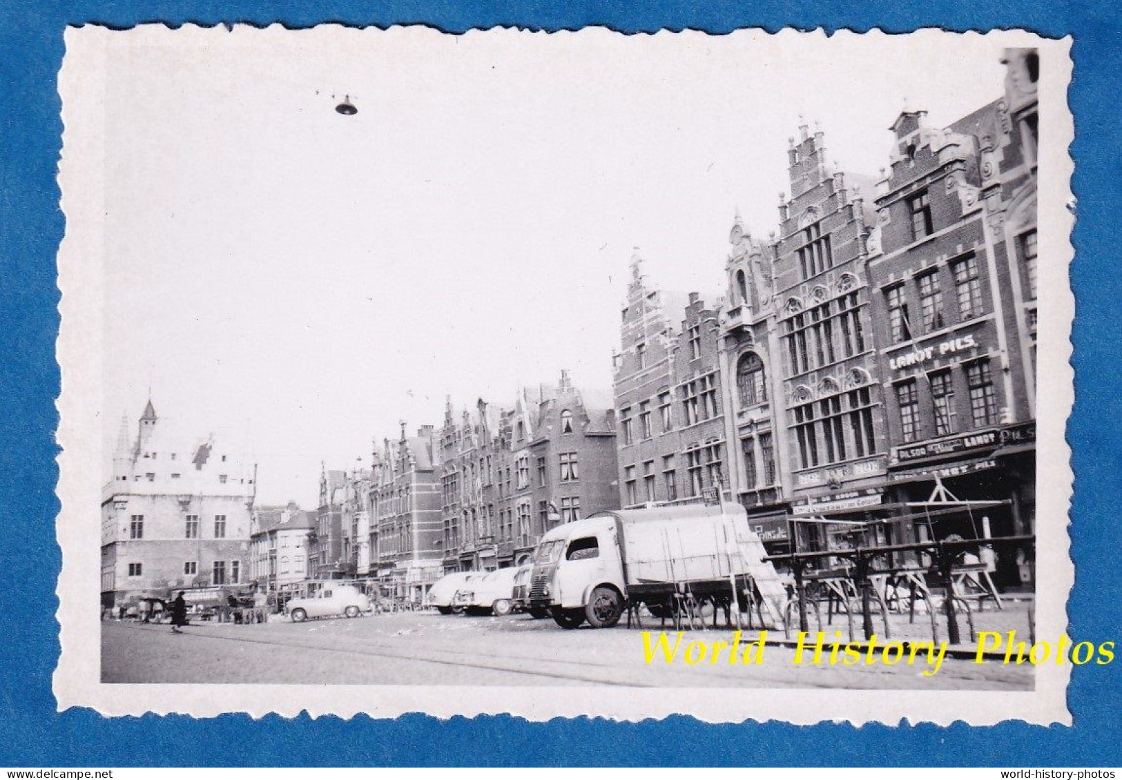 Photo Ancienne Snapshot - MALINES / Mechelen - Camion & Automobile - Vers 1950 - Belgique Auto Ijzerenleen - Automobile