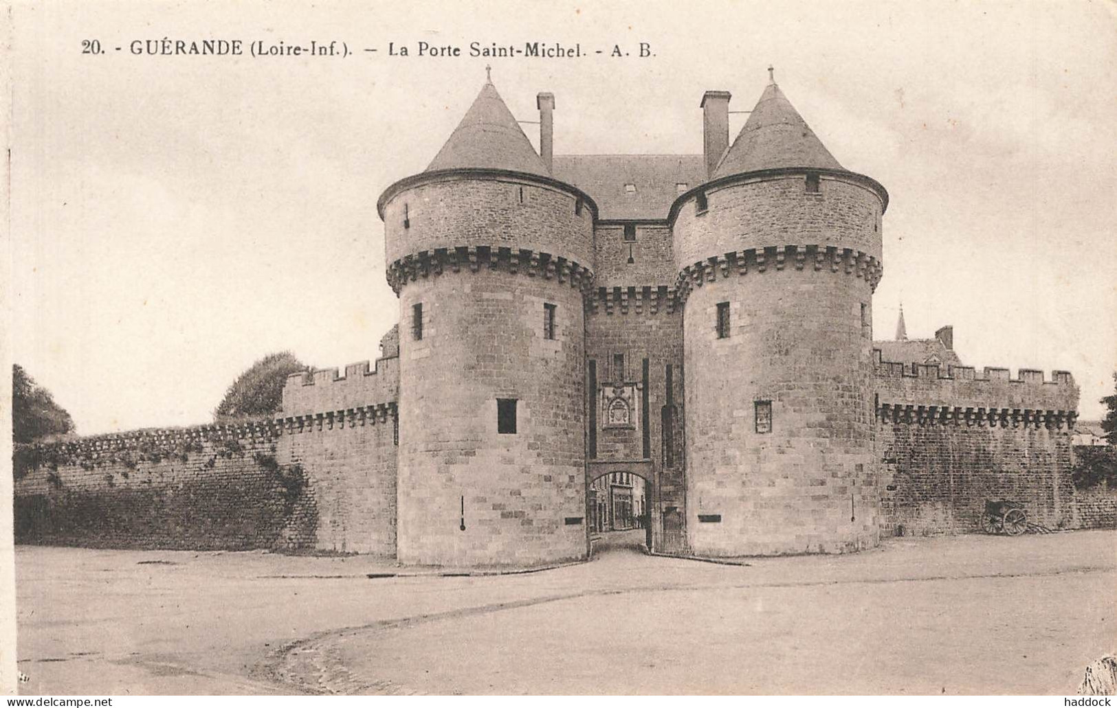 GUERANDE : LA PORTE SAINT MICHEL - Guérande