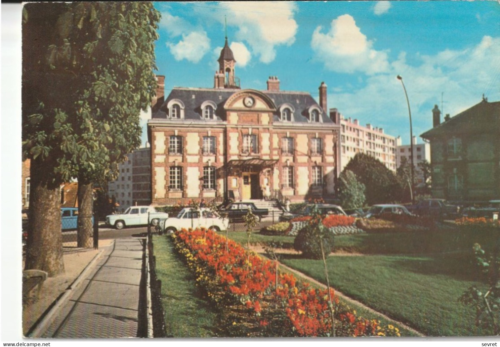 THIAIS  - Le Jardin De L'Ancienne Mairie   CPM - Thiais