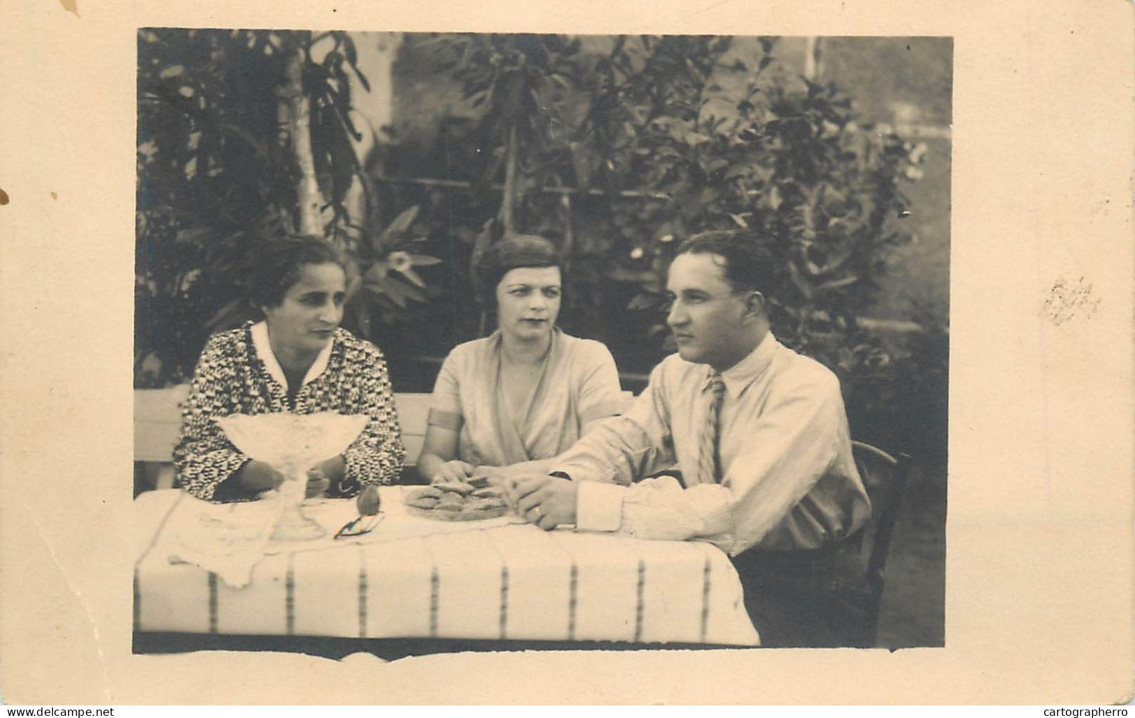 Annonymous Persons Souvenir Photo Social History Portraits & Scenes Elegantpeople At Table 1932 - Photographie