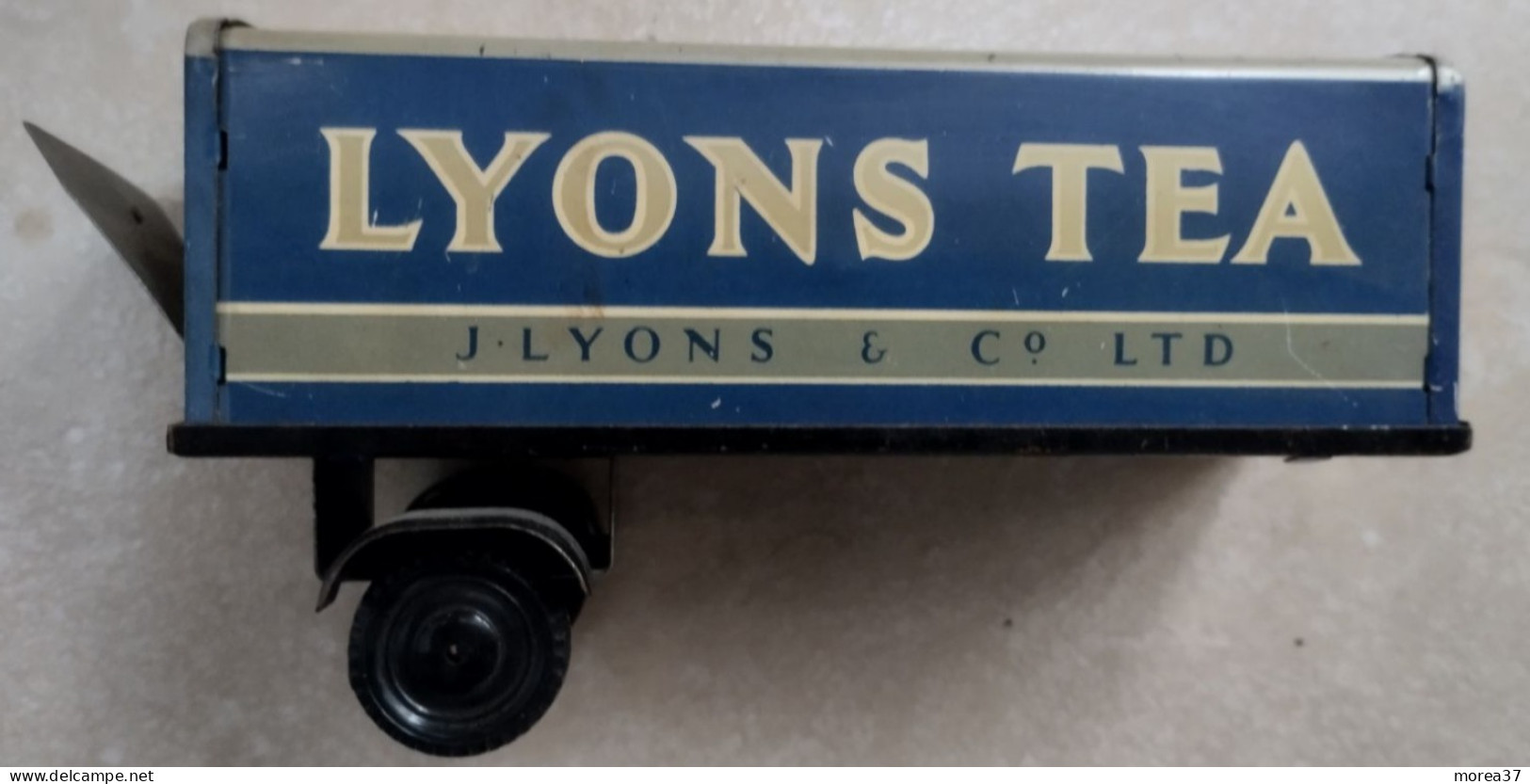 Remorque En Tôle Avec Sa Porte   De Marque BRIMTOY BRAND ( Great Britain) PUB LYONS TEA  (rare) - Toy Memorabilia