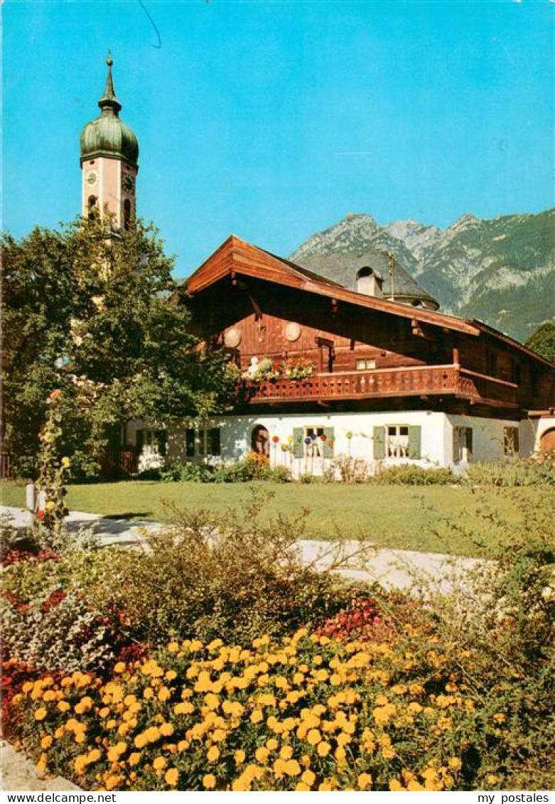 73885557 Garmisch-Partenkirchen Pfarrkirche Mit Altem Bauernhaus Garmisch-Parten - Garmisch-Partenkirchen