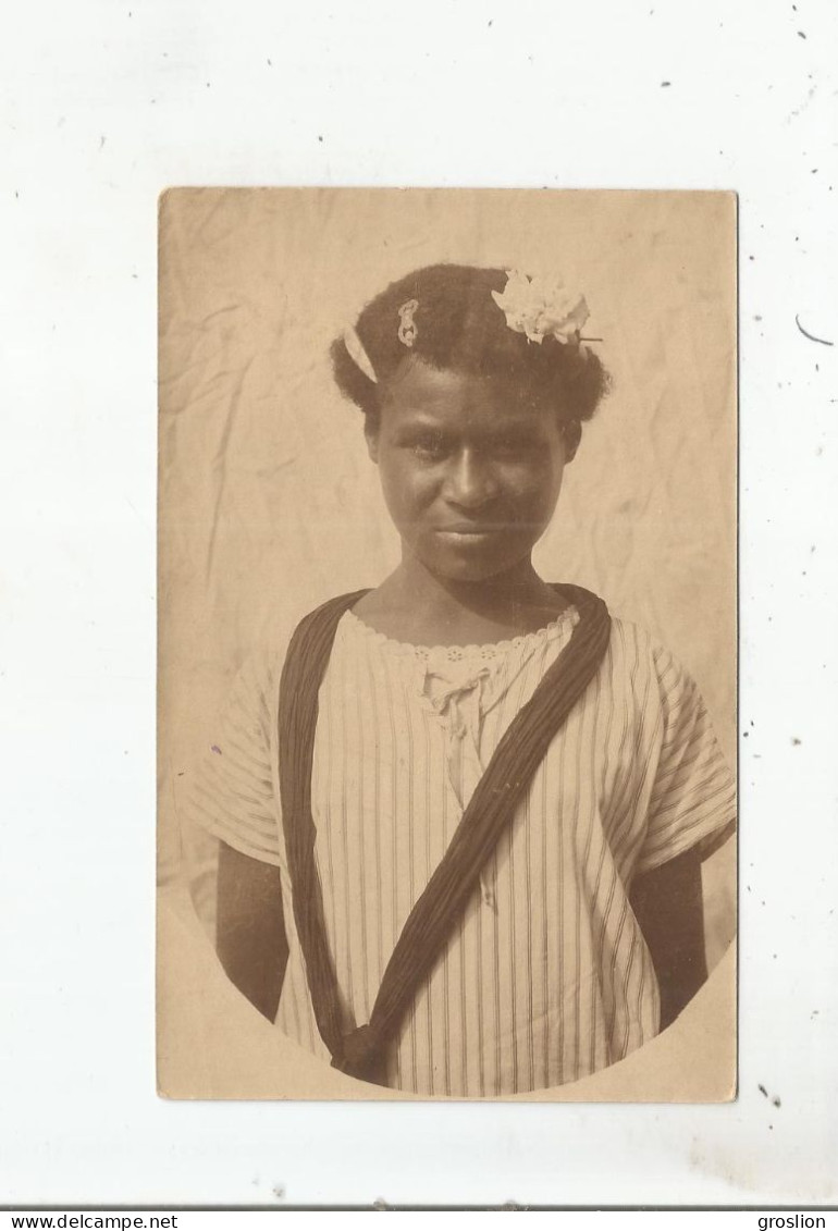 JEUNE FEMME MALGACHE ? CARTE PHOTO ANCIENNE - Madagaskar