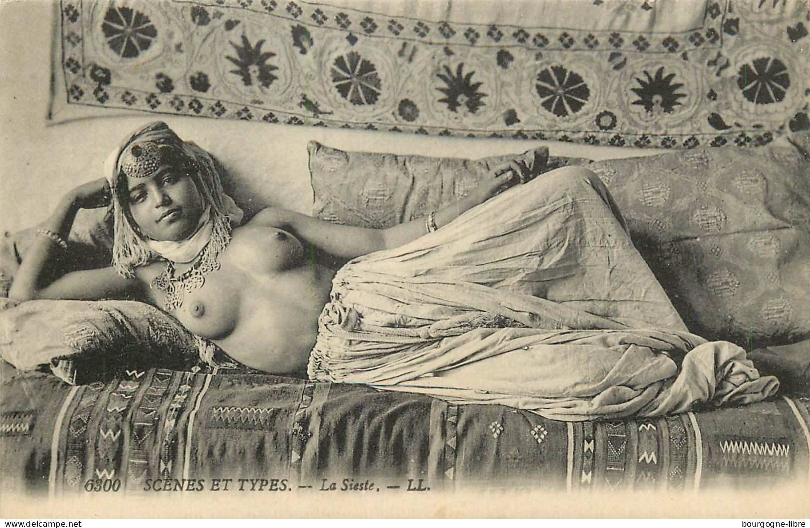 Algérie N°6300 Femme Seins Nus Jeune La Sieste - Scenes