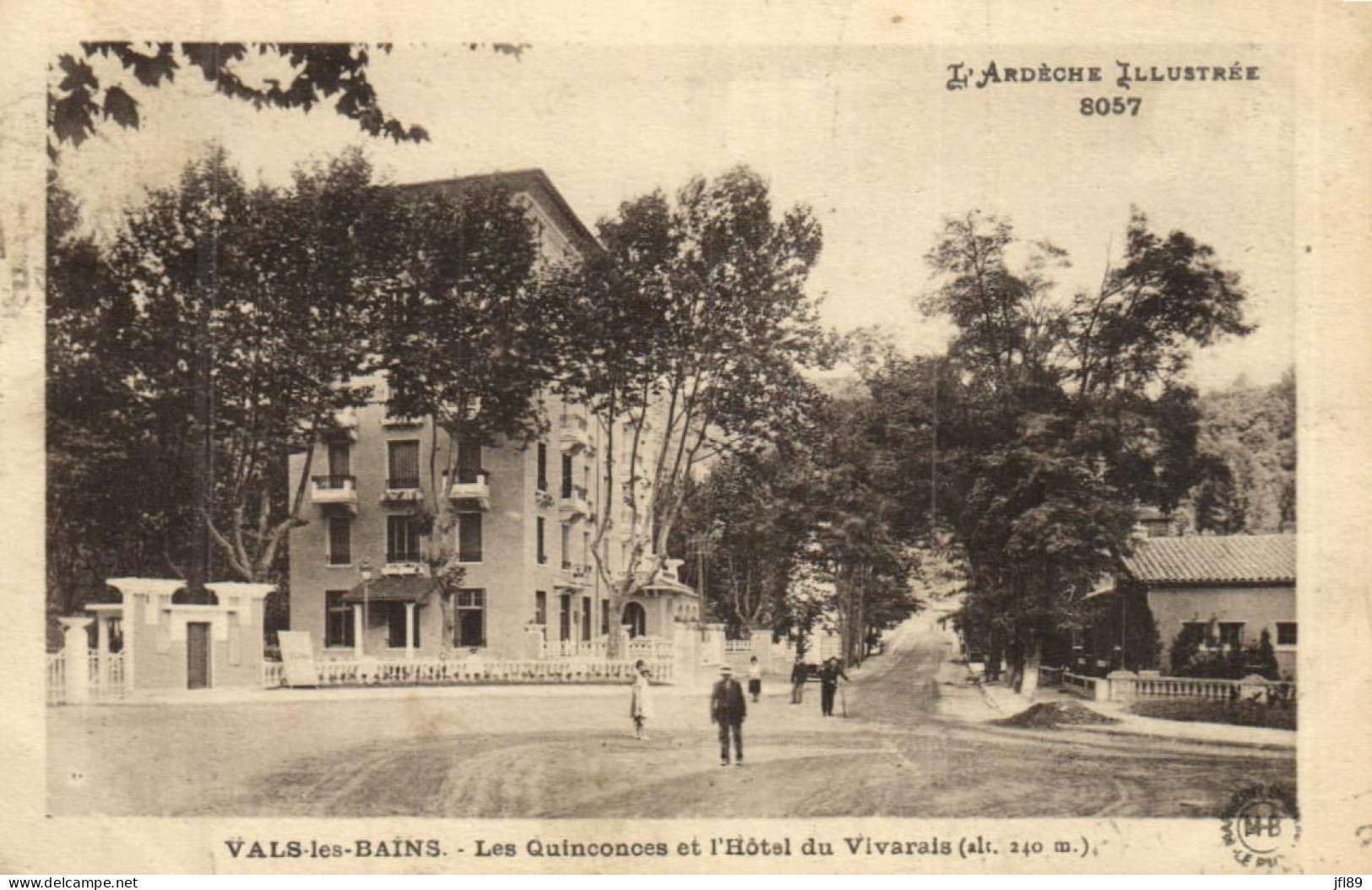 07 - Ardèche - Vals-les-Bains - Les Quinconces Et L'Hotel Du Vivarais - 7100 - Vals Les Bains
