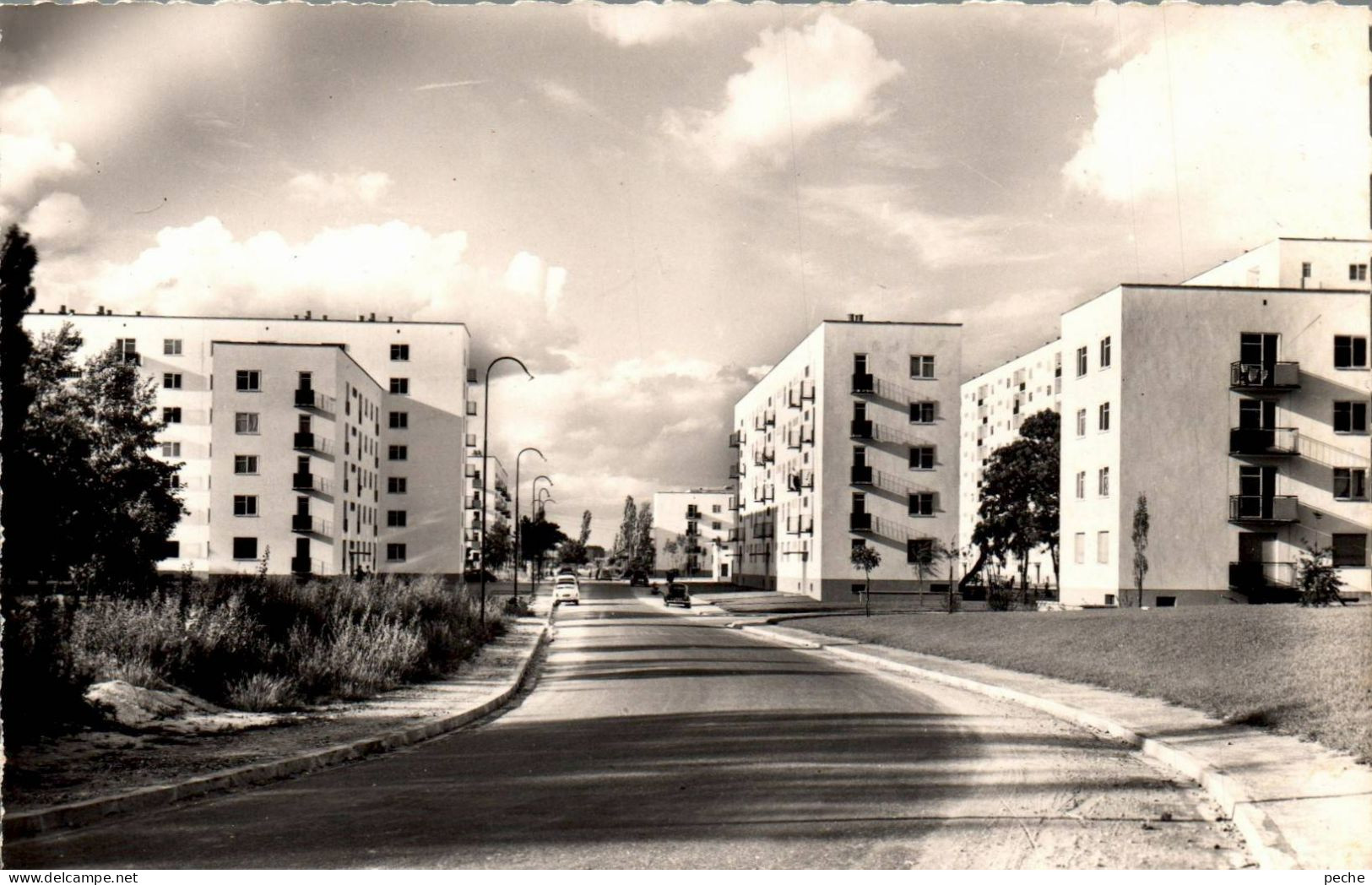 N°992 W -cpsm Bobigny -groupe Du Pont De Pierre- - Bobigny