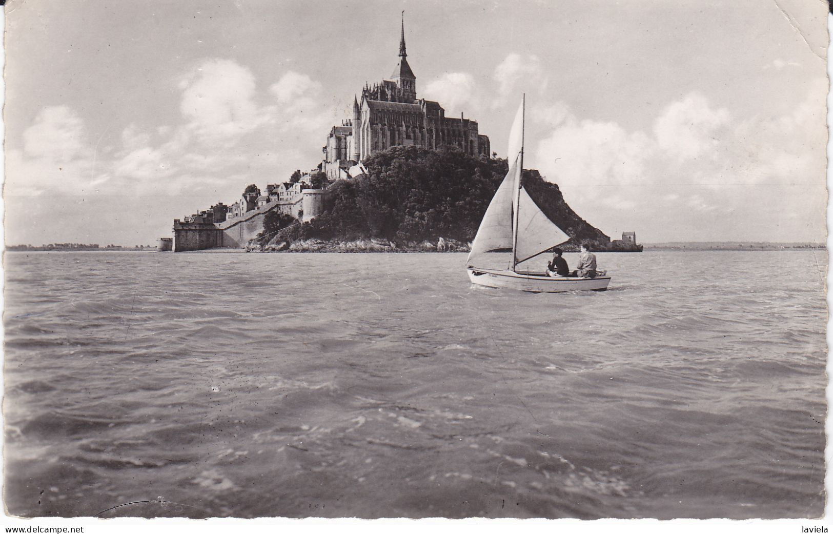 50 MONT SAINT-MICHEL - Côté Nord - Grande Marée - Circulée 1953 - Le Mont Saint Michel