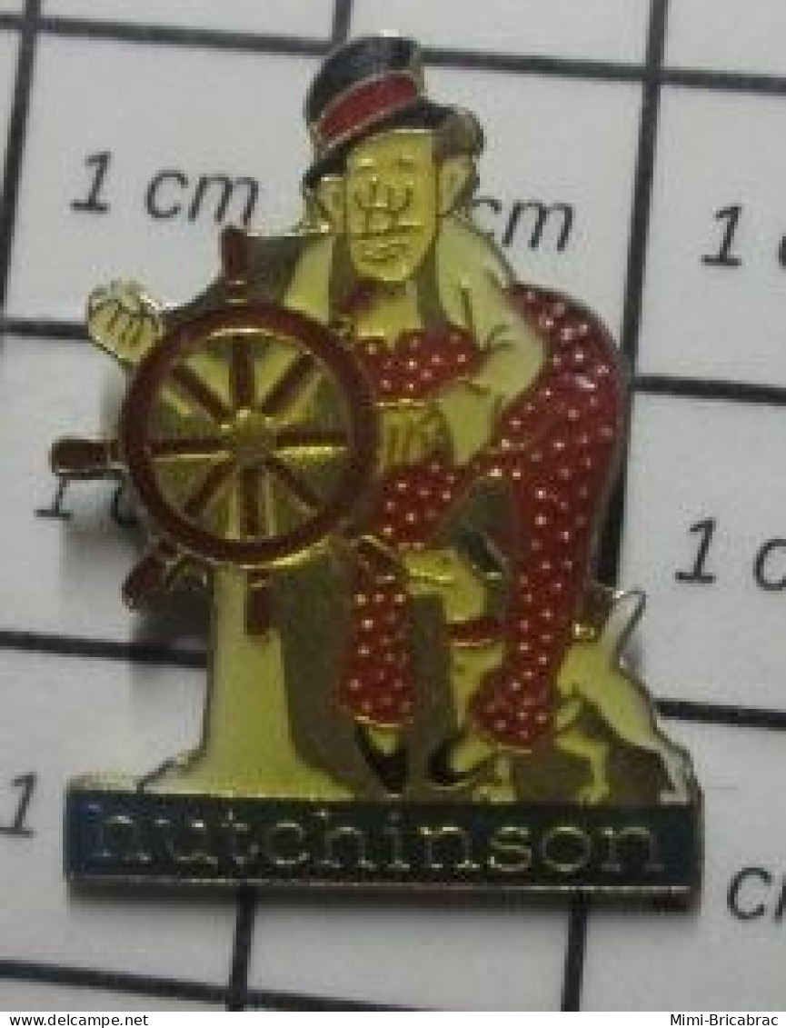 713c  Pin's Pins / Beau Et Rare / MARQUES / VIEILLE  PUBLICITE PNEUS HUTCHINSON Sans Starsky ! - Marche