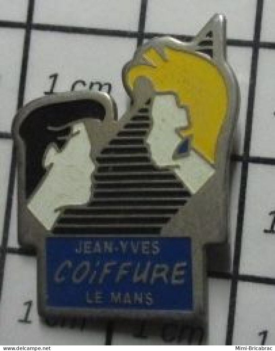 718A Pin's Pins / Beau Et Rare : MARQUES / SALON DE COIFFURE JEAN-YVES LE MANS - Marche