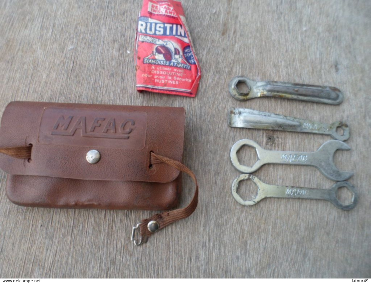 Trousse  D Outils Pour Reparation Velo   En  Caoutchouc Marque  Mafac Avec Cles D Origine - Cycling