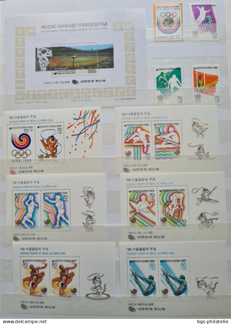 Collection de timbres sur le thème des JEUX OLYMPIQUES.