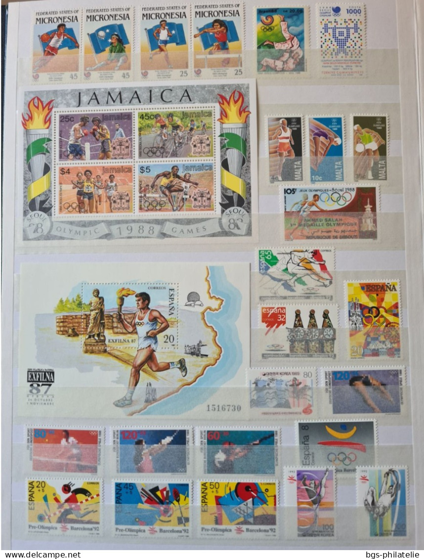 Collection de timbres sur le thème des JEUX OLYMPIQUES.