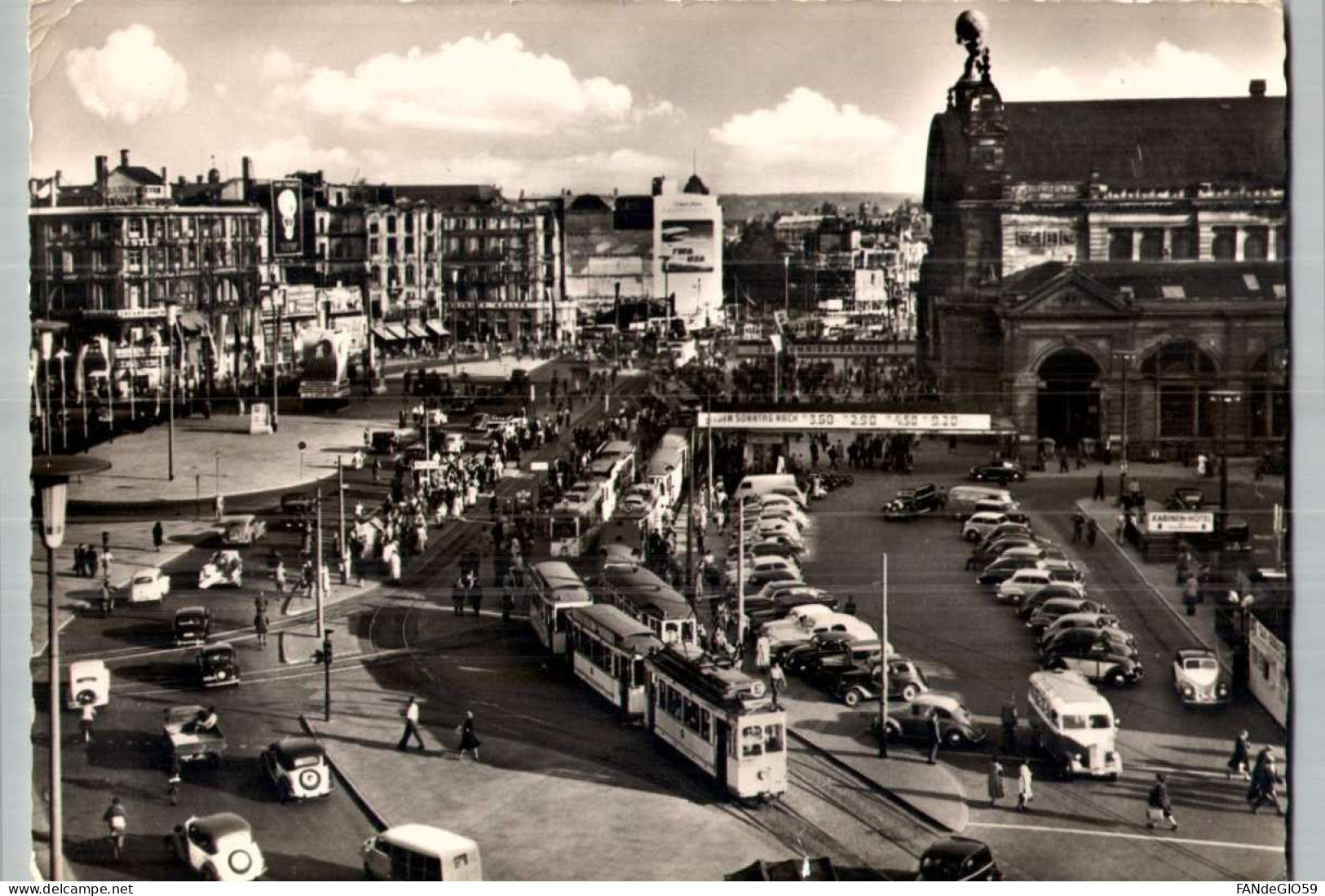 TRAMWAY / VOITURE   / FRANKFURT///   105 - Autres & Non Classés