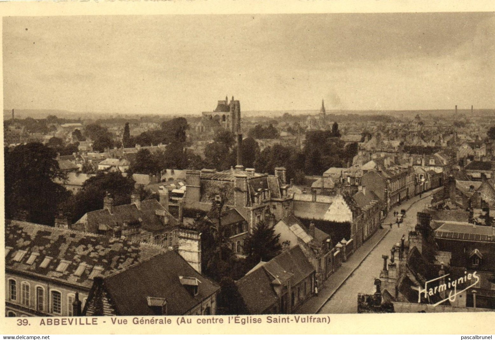 ABBEVILLE - VUE GENERALE ( AU CENTRE L' EGLISE SAINT VULFRAN ) - Abbeville