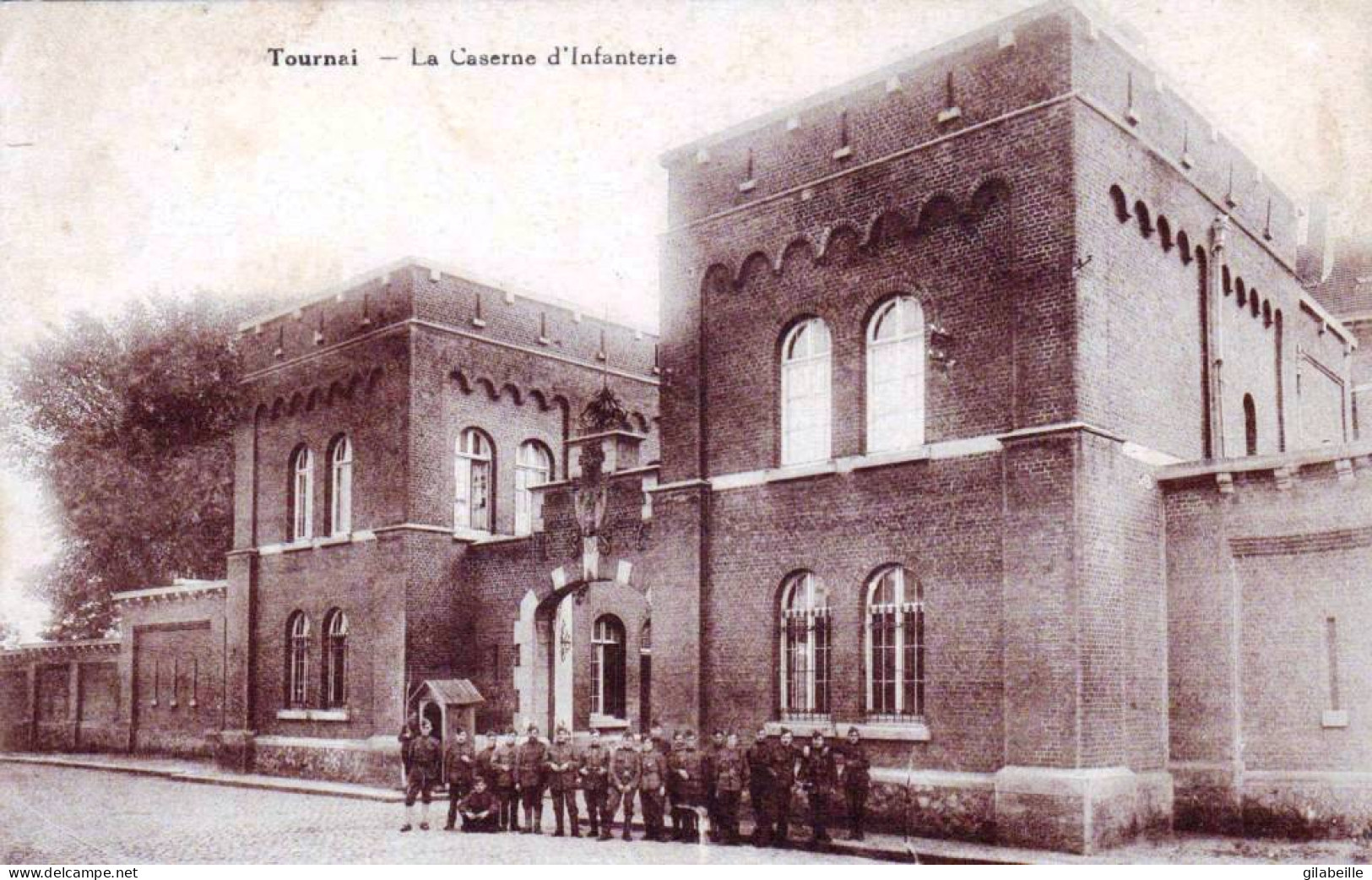 TOURNAI -  La Caserne D'infanterie ( Animée )  - Doornik