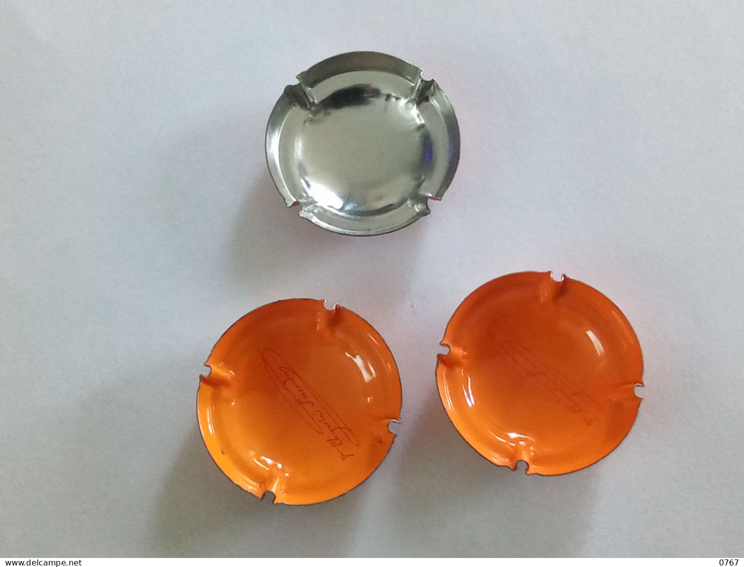 Lot 3 Capsules Muselets Champagne Veuve Clicquot Différentes ( Bazarcollect28 ) - Clicquot (Veuve)