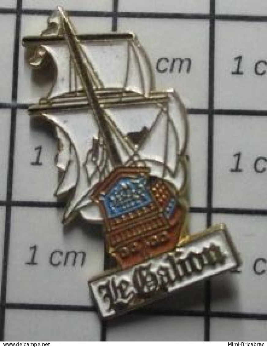 816B Pin's Pins / Beau Et Rare / BATEAUX / GRAND VOILIER EN LEGER RELIEF LE GALION - Boats