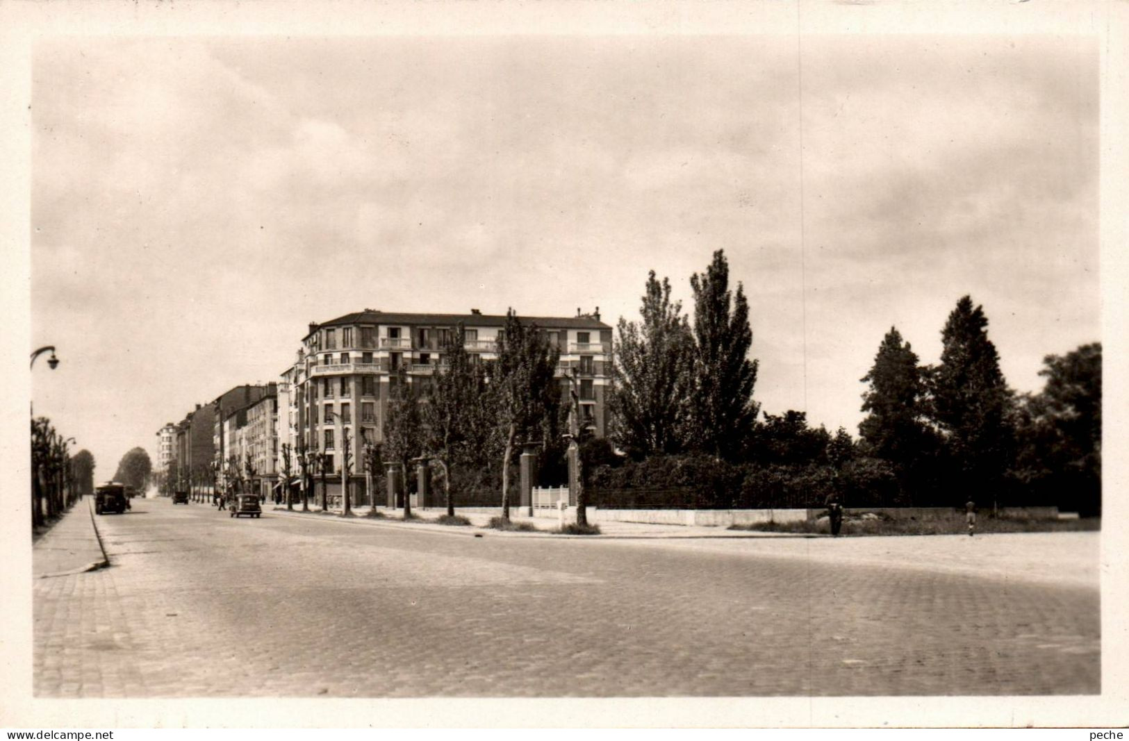 N°1009 W -cpsm Aubervilliers -le Square De La Division Leclerc- - Aubervilliers