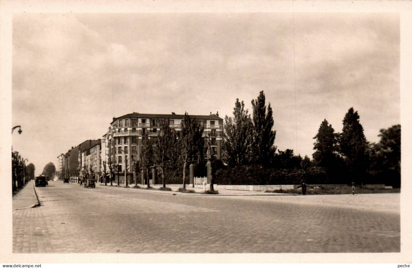 N°1011 W -cpsm Aubervilliers -le Square De La Division Leclerc- - Aubervilliers