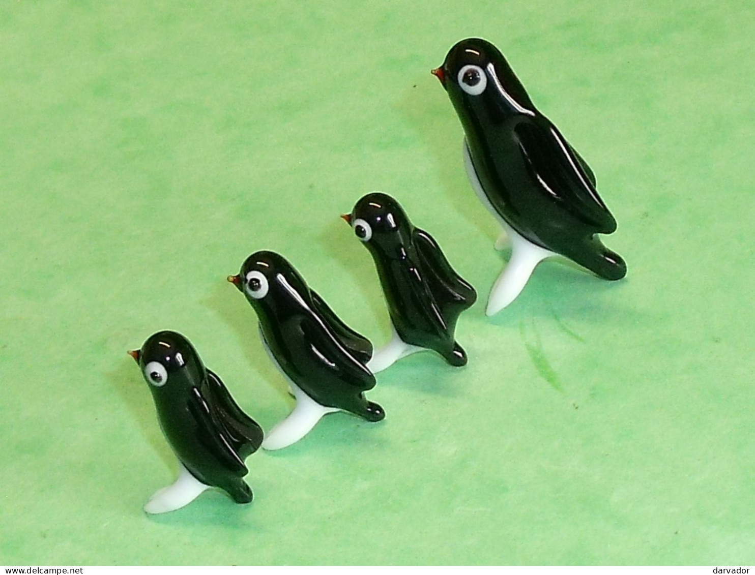 Fèves / Fève / Animaux : Pingouins Et Ses Petits ( En Verre ) Parfait état   T211 - Animales