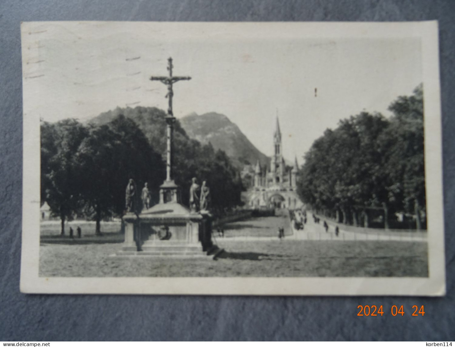 LA BASILIQUE - Lourdes