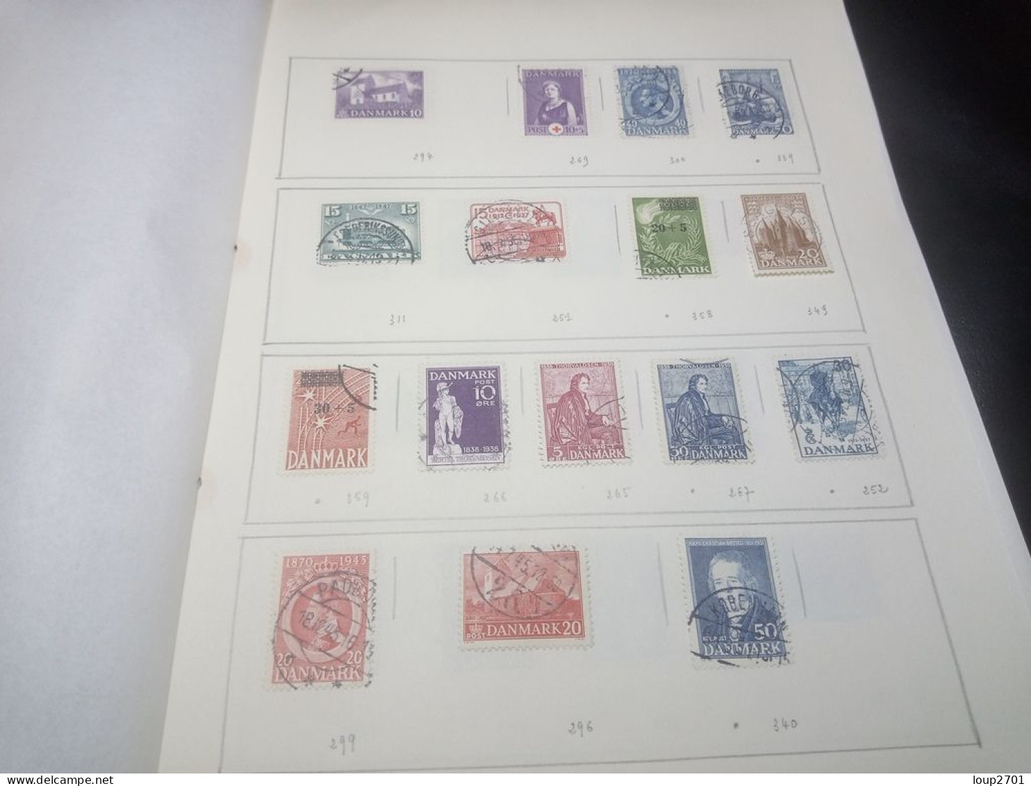 DM948 LOT FEUILLES DANEMARK A TRIER COTE++ DEPART 10€