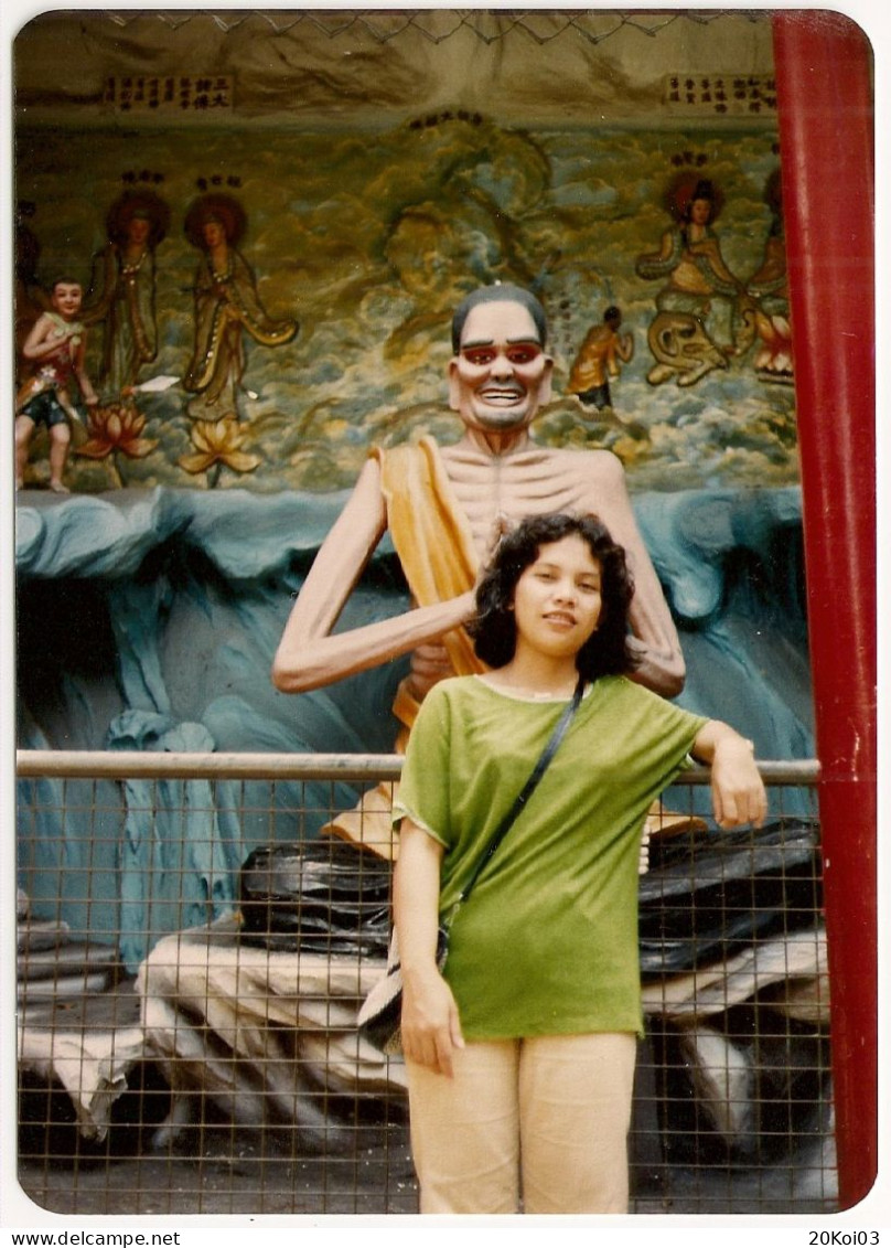 Singapore HAW PAR VILLA One Girl Thai 1980's_Tiger Balm Garden-Vintage Photo+/-Kodak+/-1980 CPSM_UNC_NOT Postcard_cpc - Singapur