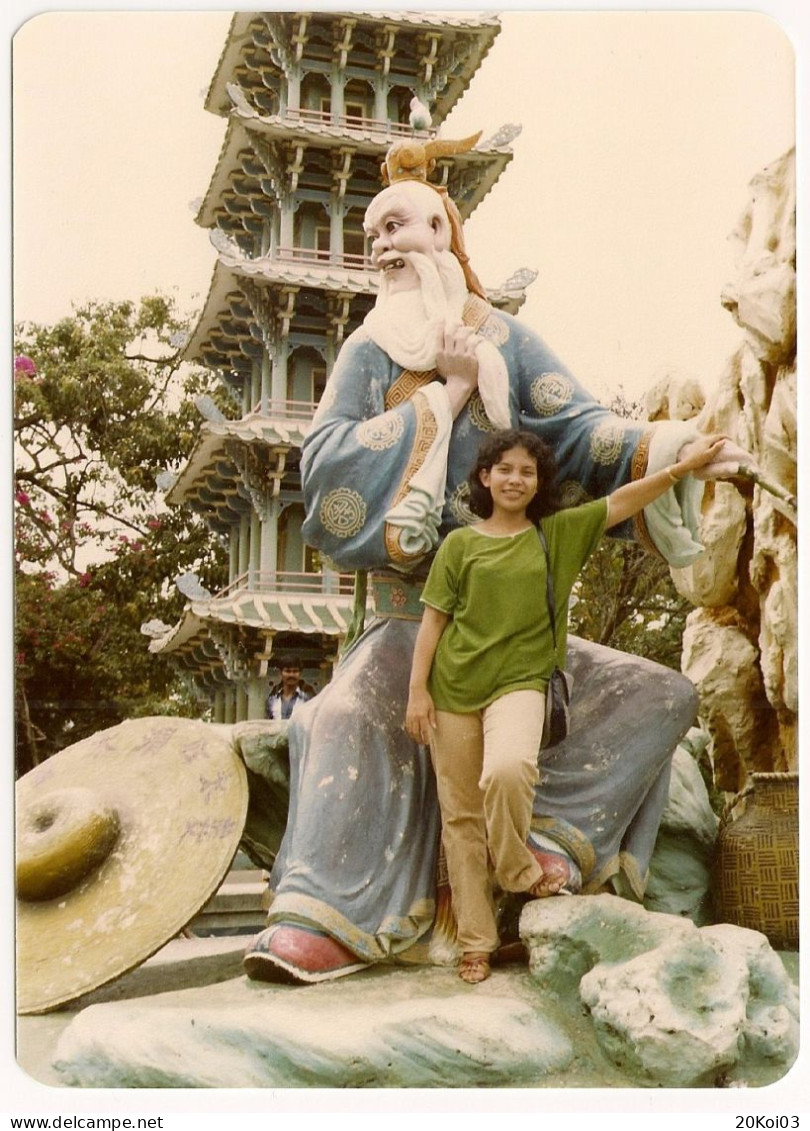 Singapore HAW PAR VILLA One Girl Thai 1980's_Tiger Balm Garden-Vintage Photo+/-Kodak+/-1980 CPSM_UNC_NOT Postcard_cpc - Singapore