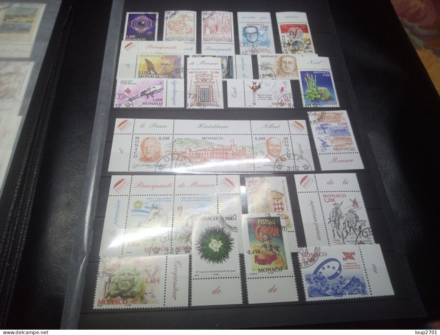 DM951 BEAU LOT FEUILLES MONACO N / O A TRIER COTE++ DEPART 10€