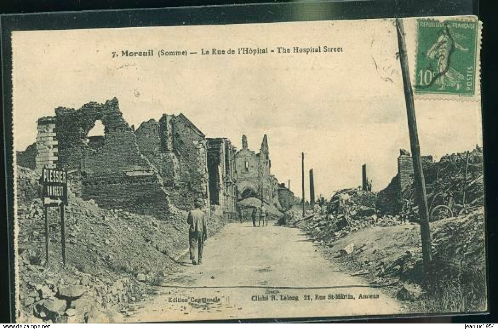 MOREUIL LA RUE DE L HOPITAL   (    Mes Cartes Ne Sont Pas Jaunies ) - Moreuil