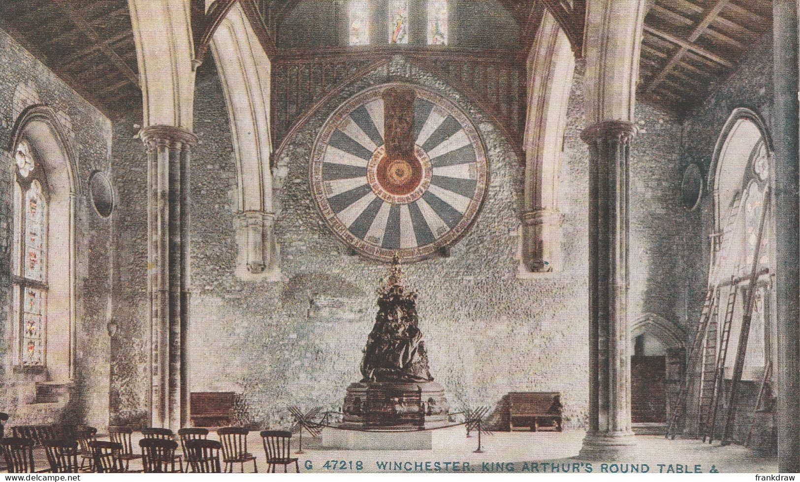 Postcard - Winchester - King Arthur's Round Table And Queen Victoria Statue - Card No.47218 - VERY GOOD - Zonder Classificatie