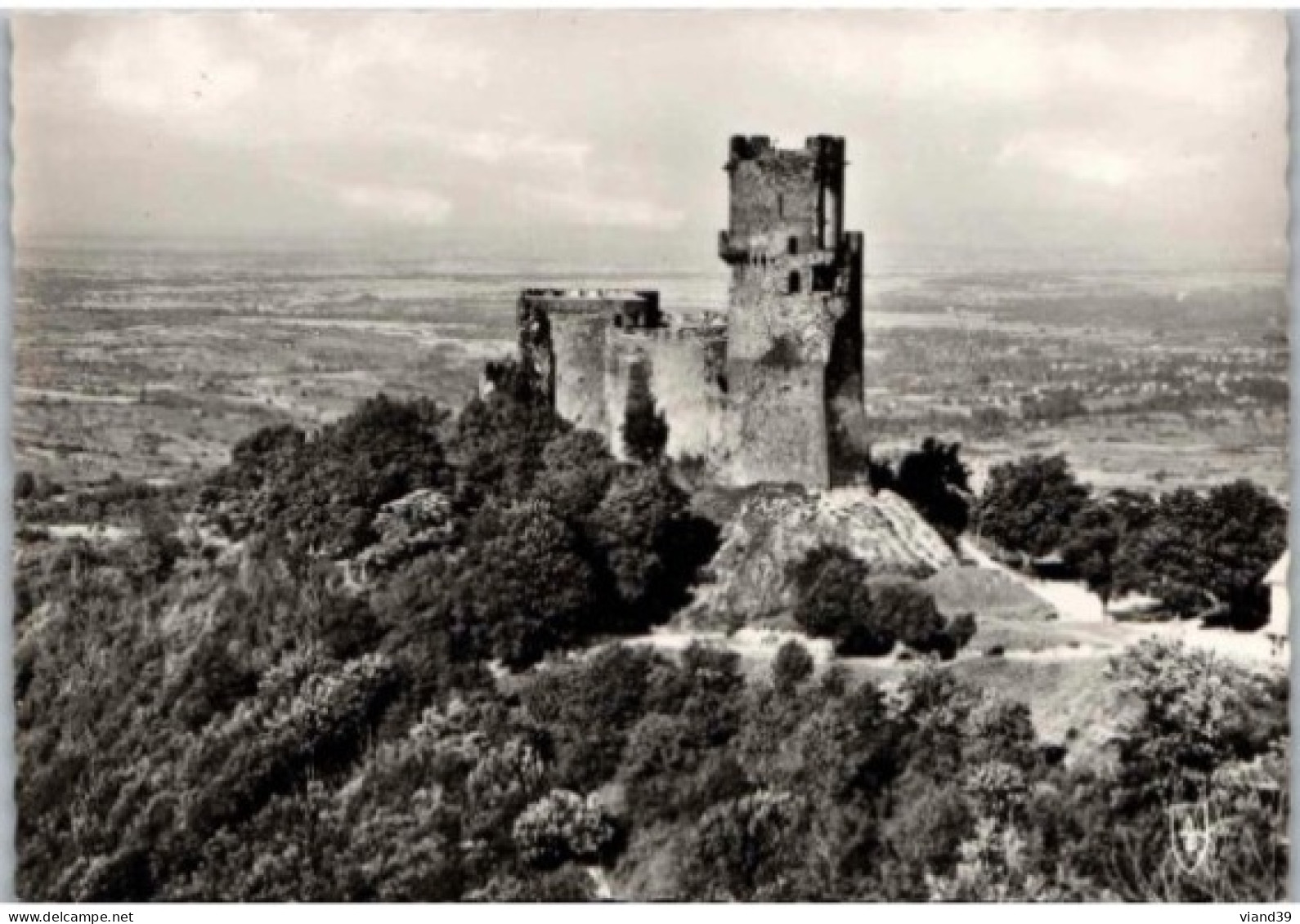 VOLVIC. -   Chateau De Tournoel. :    Non Circulée. - Volvic