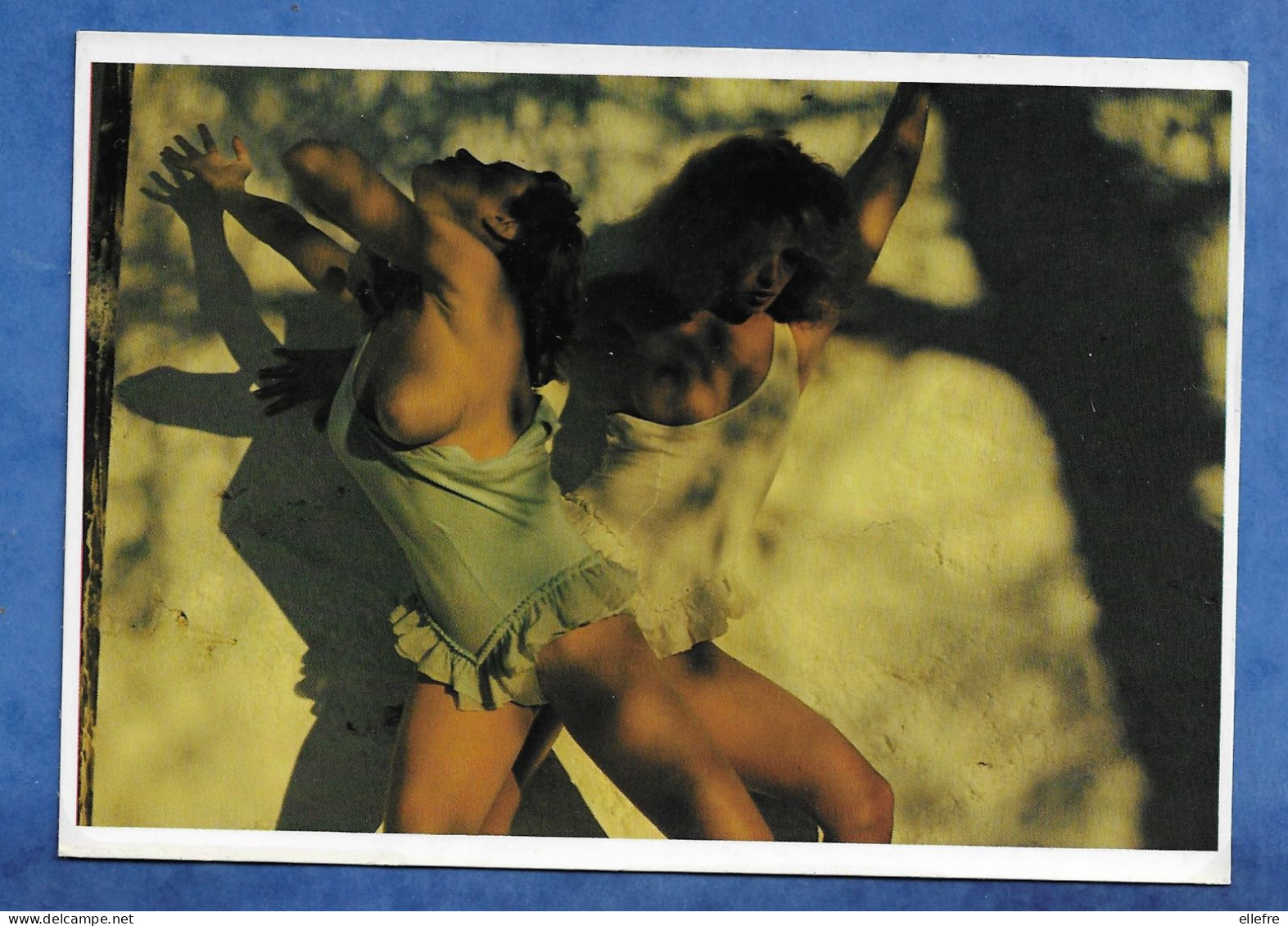 CPM NU FEMININ Artistique - EROTISME - Photo BOURBOULON Vanessa Et Florence En Maillot Jaune Et Vert 1977 - Photographie