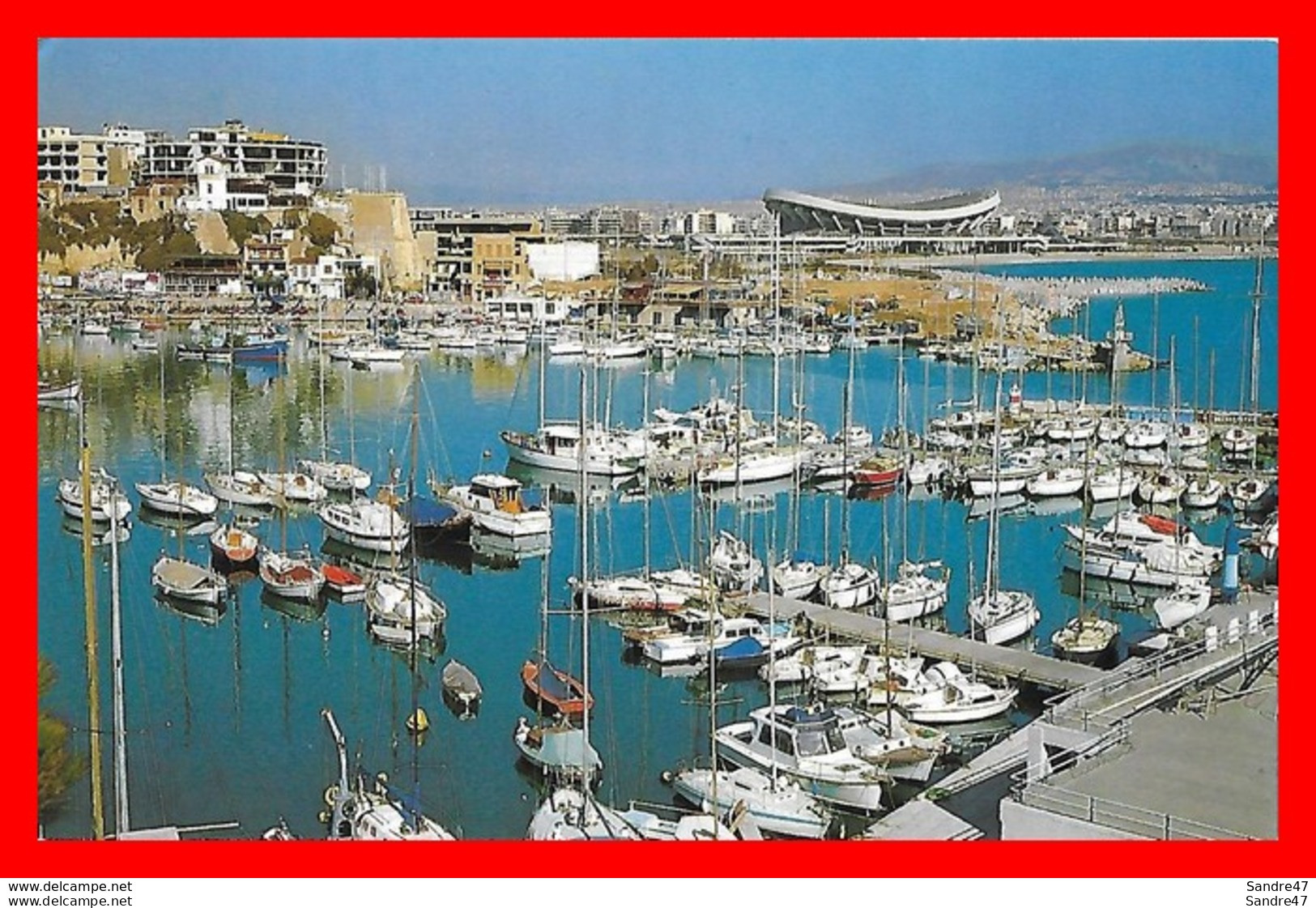 CPSM/gf  LE PIREE (Grèce)   Le Pittoresque Mikrolimano, Bateaux De Plaisance...H364 - Grecia