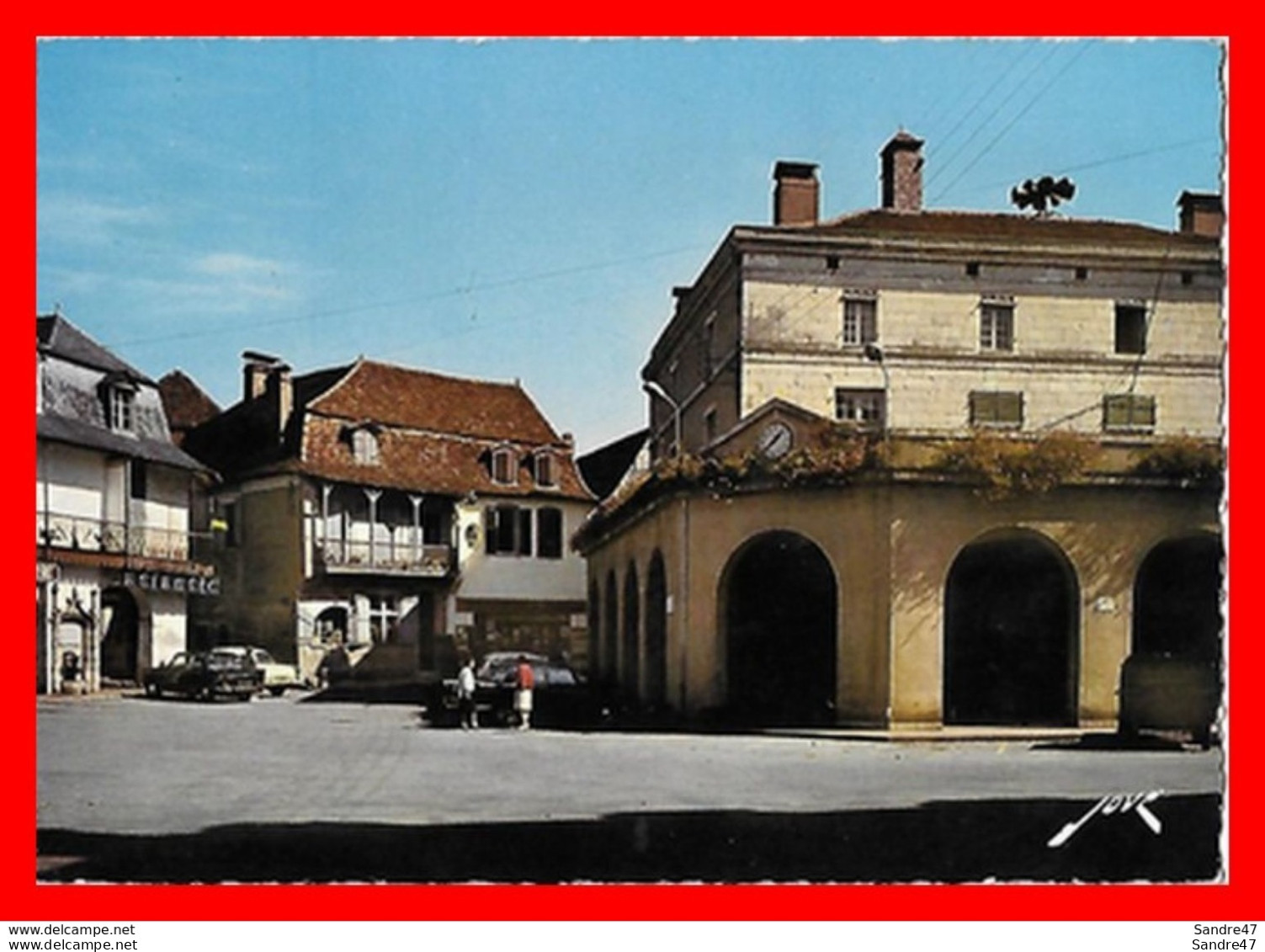 CPSM/gf  (64) SALIES-de-BEARN.   La Place Du Bayàa, Animé...H309 - Salies De Bearn