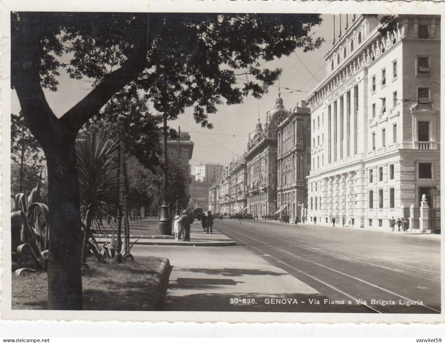 GENOVA-VIA FIUME E VIA BRIGATA LIGURIA-CARTOLINA VERA FOTOGRAFIA-VIAGGIATA  IL 12-4-1942 - Genova (Genua)