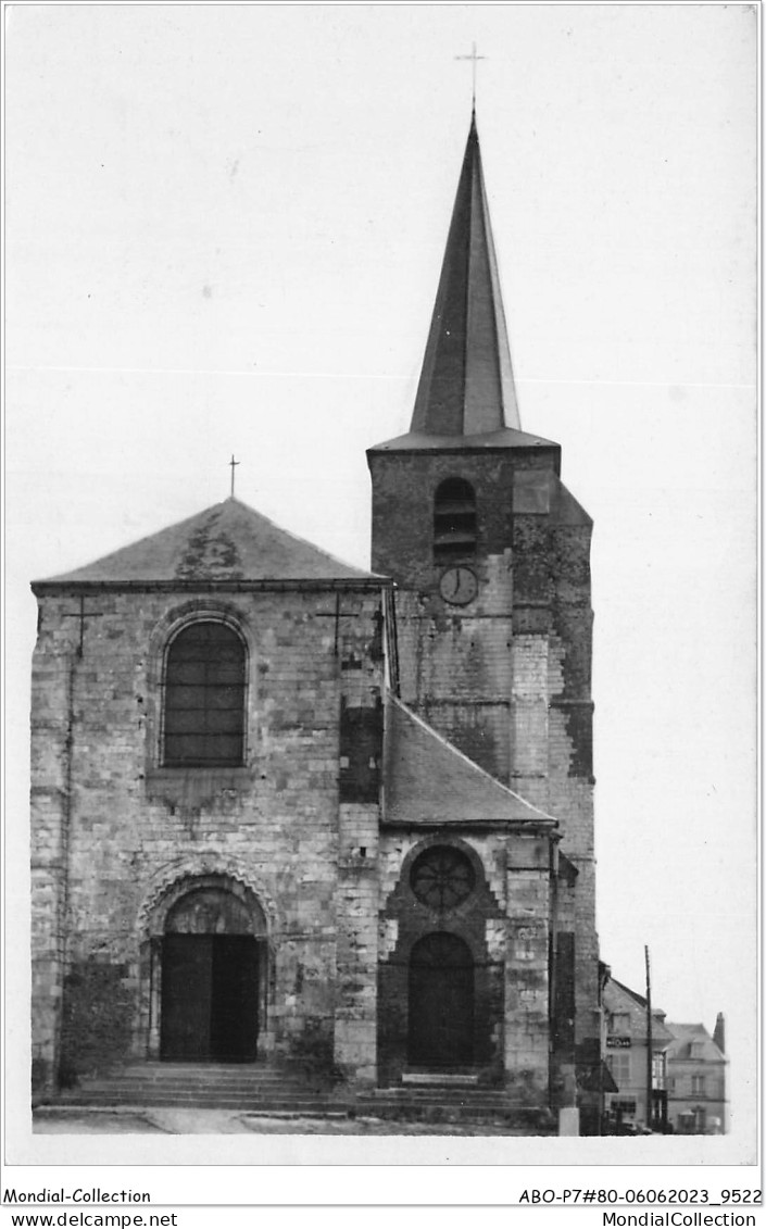 ABOP7-80-0586 - OISEMONT - L'Eglise Et La Rue Du Tréport - Oisemont