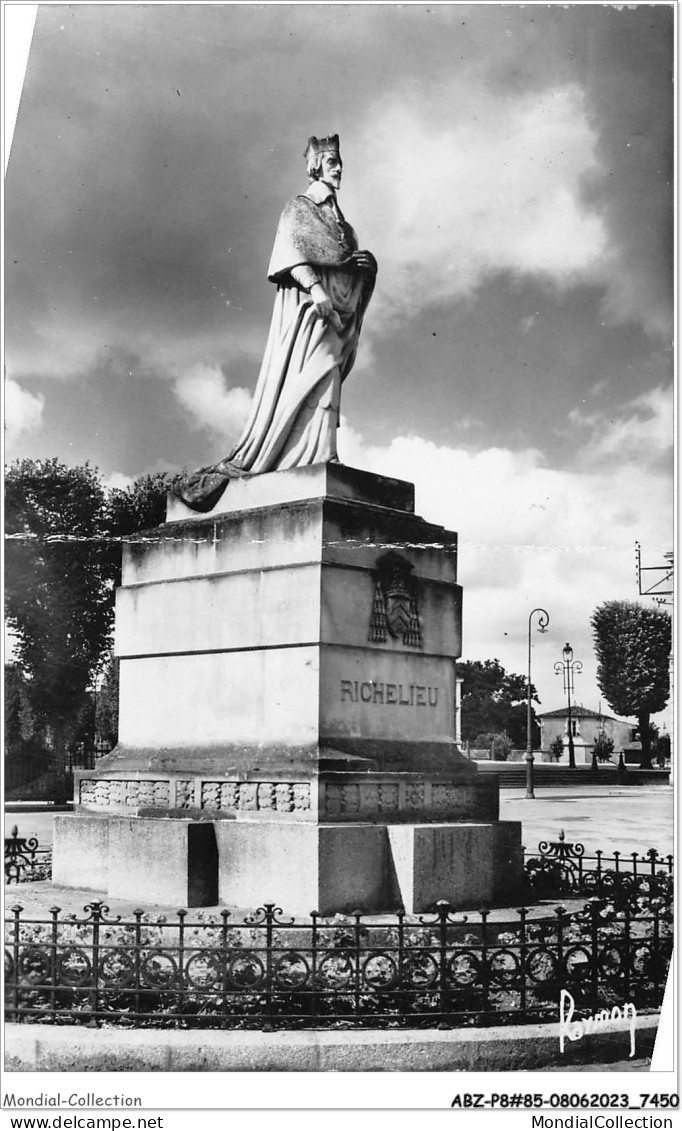 ABZP8-85-0673 - LUCON - Statue De Richelieu - Lucon