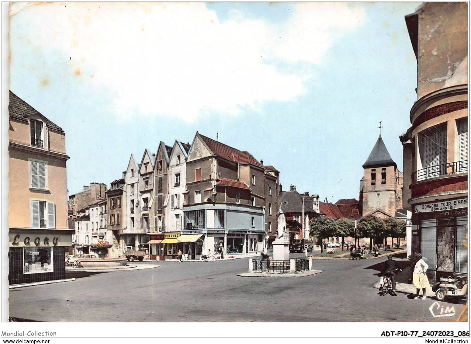 ADTP10-77-0865 - LAGNY - Place De L'hôtel De Ville Et Les 5 Pignons  - Lagny Sur Marne