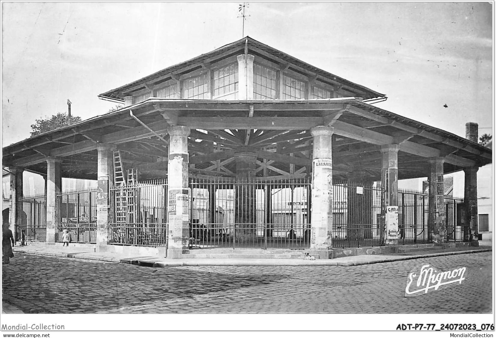 ADTP7-77-0599 - BRAY-SUR-SEINE - Ancienne Halle Au Blé Construite En 1841 Par Besse  - Bray Sur Seine