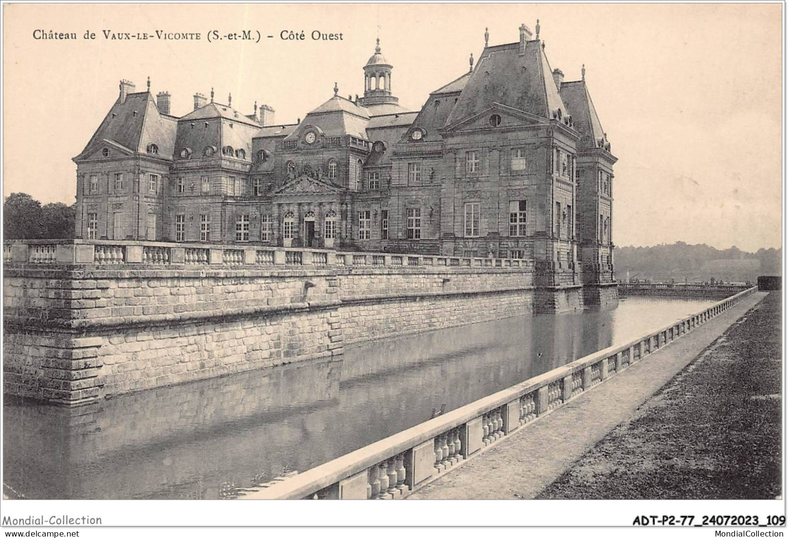 ADTP2-77-0145 - Château De Vaux-le-vicomte - Côté Ouest - Melun