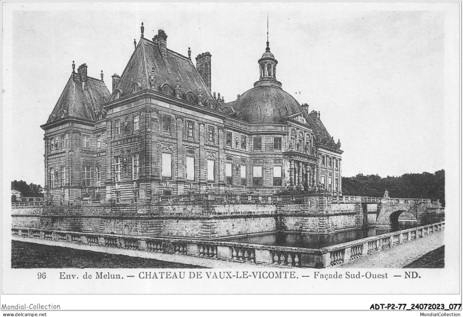 ADTP2-77-0129 - Env De MELUN - Château De Vaux-le-vicomte - Façade Sud-ouest  - Melun