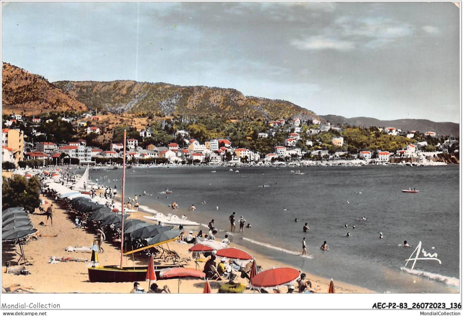 AECP2-83-0166 - LE-LAVANDOU - La Plage  - Le Lavandou