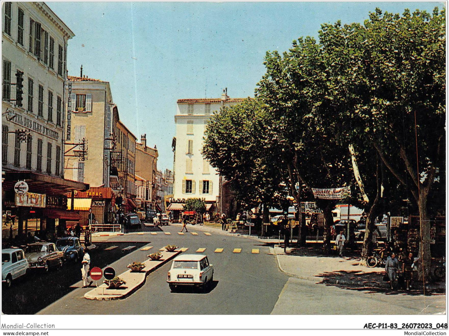 AECP11-83-0861- HYERES-LES-PALMIERS - Place De La Rade  - Hyeres