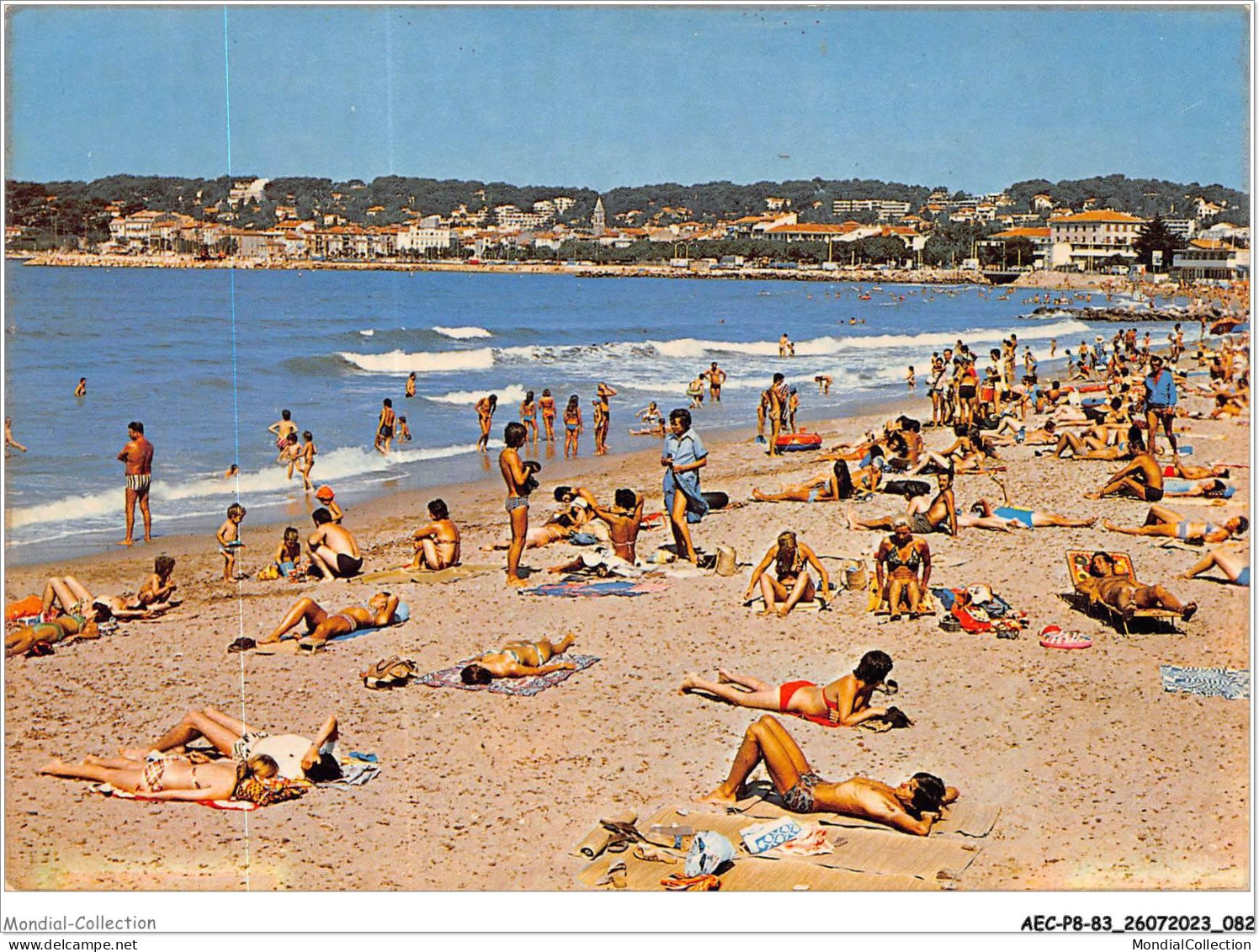 AECP8-83-0671- SIX-FOURS-LES-PLAGES - Gros Plan Sur La Plage Des Lônes  - Six-Fours-les-Plages