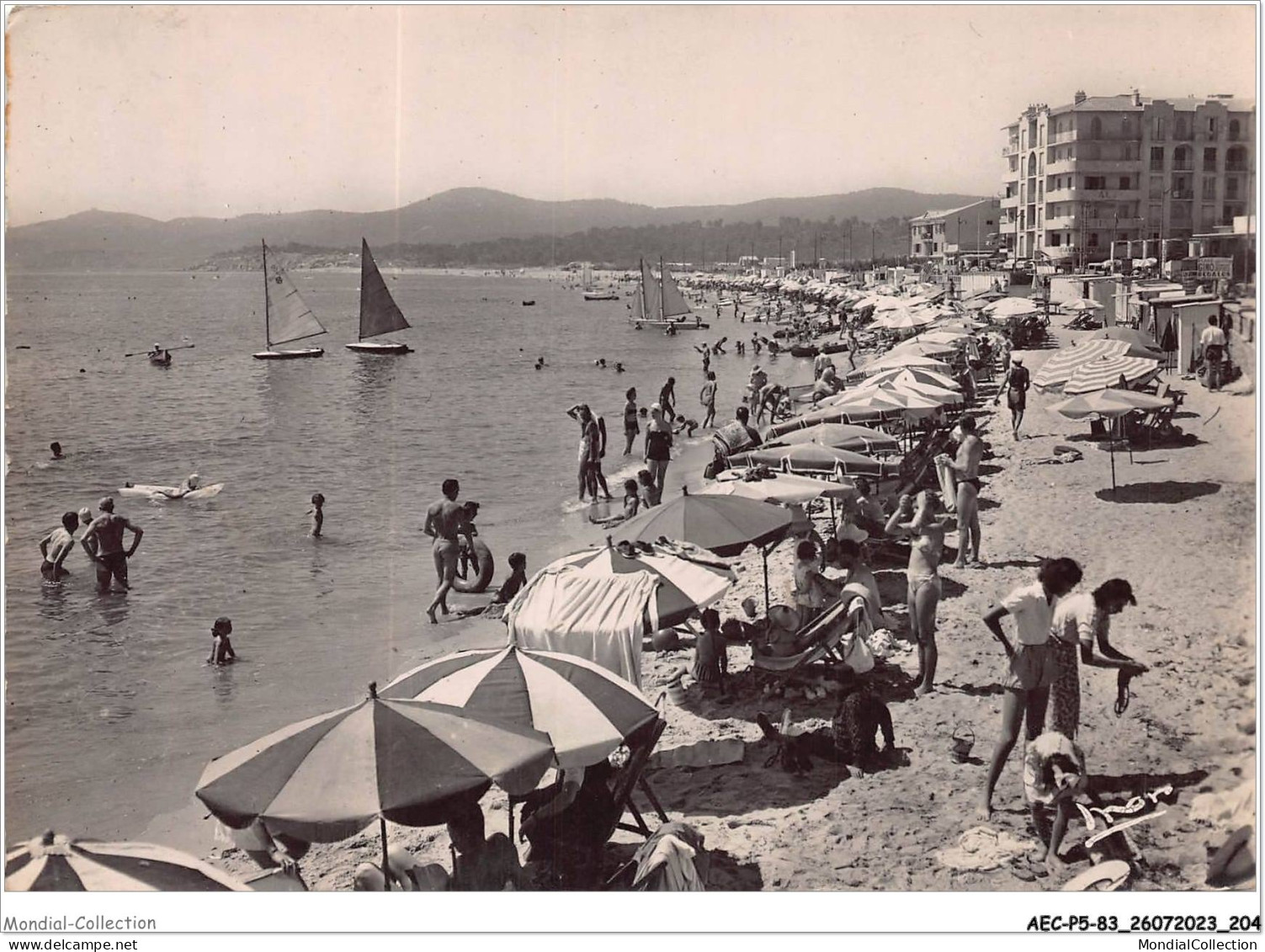 AECP5-83-0474- LE-LAVANDOU - La Plage  - Le Lavandou